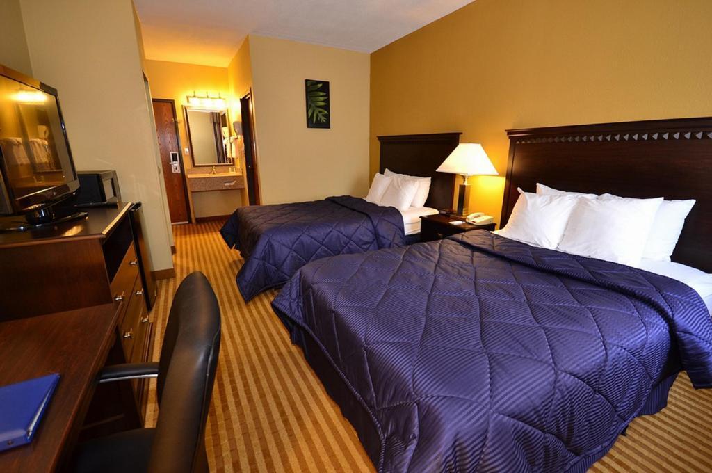 Quality Inn Merriam Kansas City Экстерьер фото