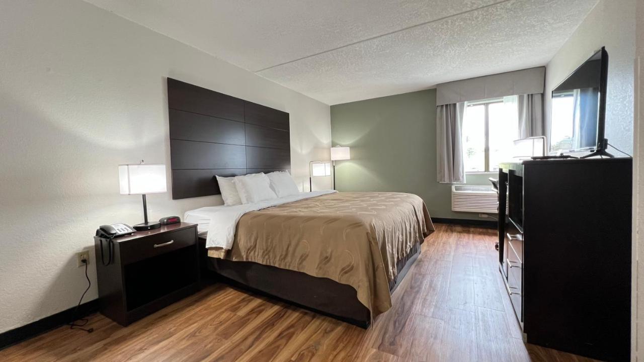 Quality Inn Merriam Kansas City Экстерьер фото