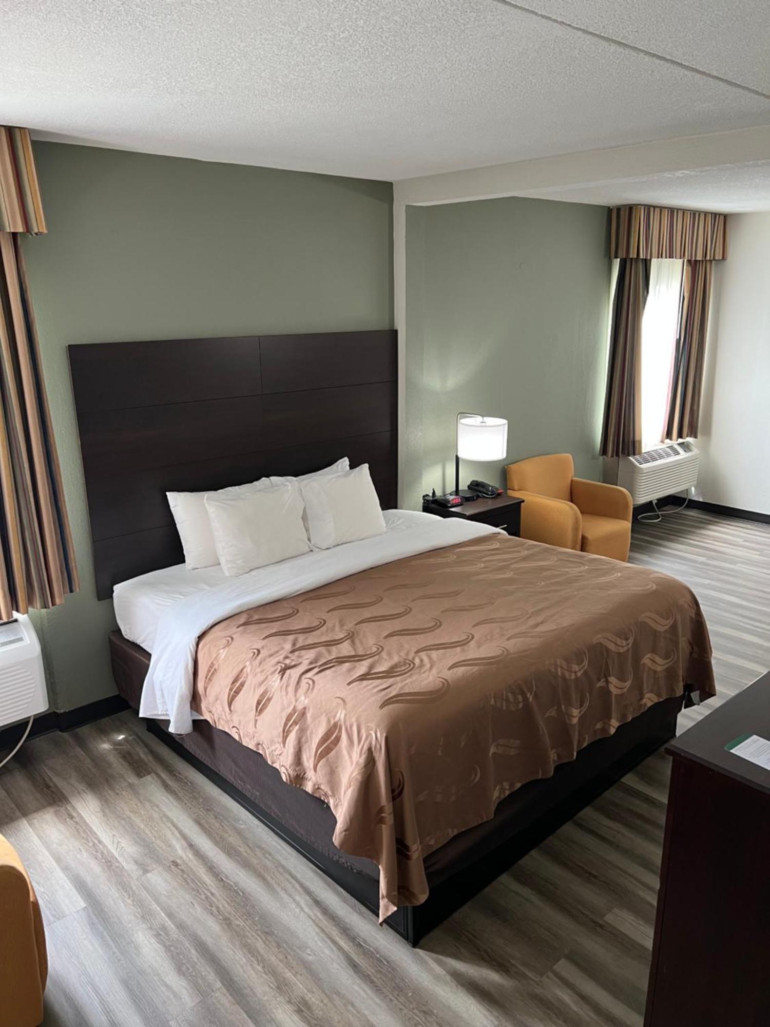 Quality Inn Merriam Kansas City Экстерьер фото