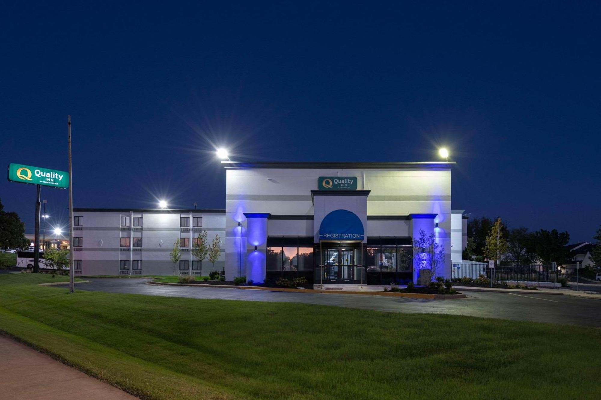 Quality Inn Merriam Kansas City Экстерьер фото