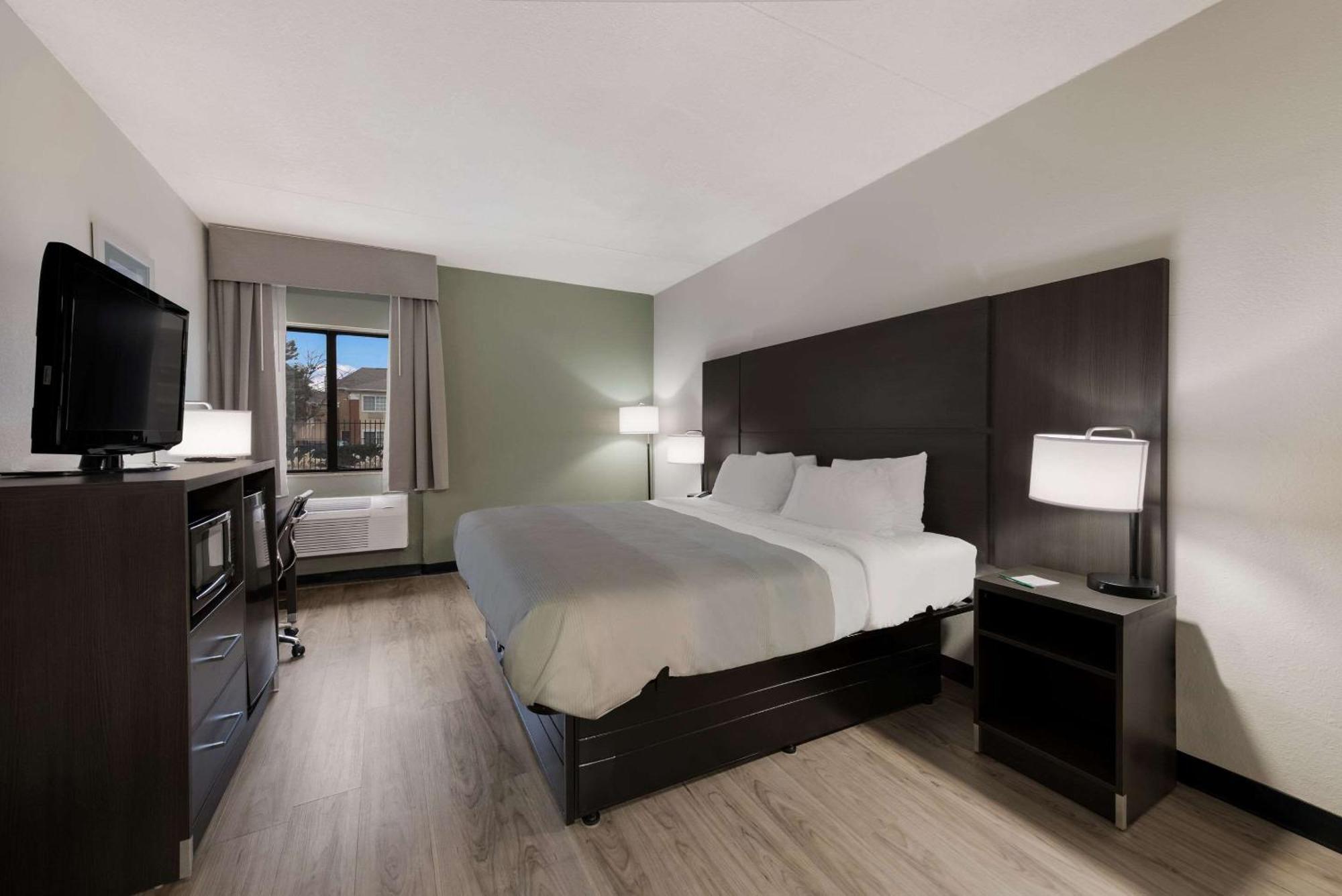 Quality Inn Merriam Kansas City Экстерьер фото