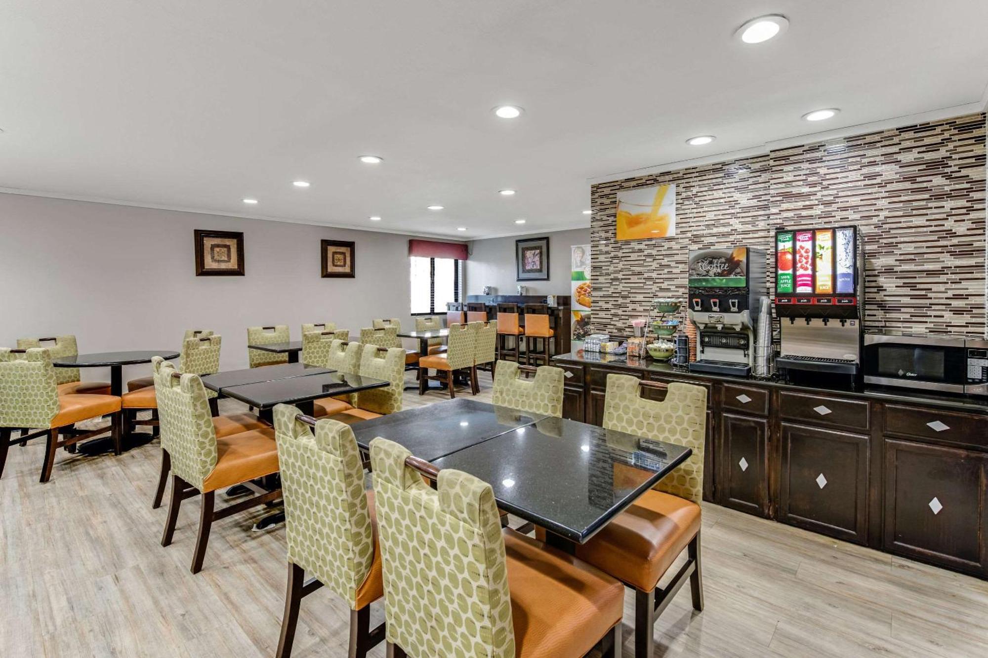 Quality Inn Merriam Kansas City Экстерьер фото