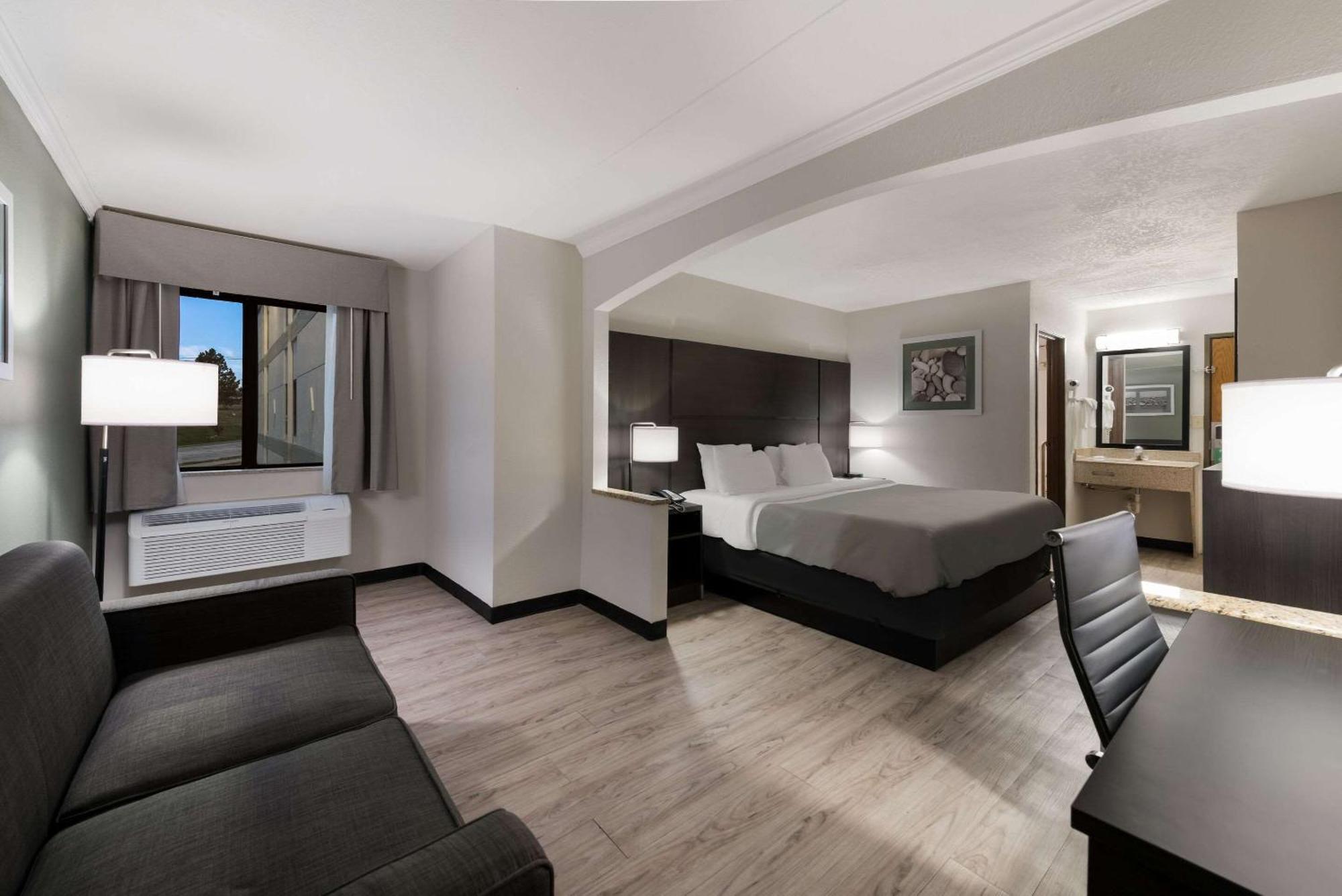 Quality Inn Merriam Kansas City Экстерьер фото