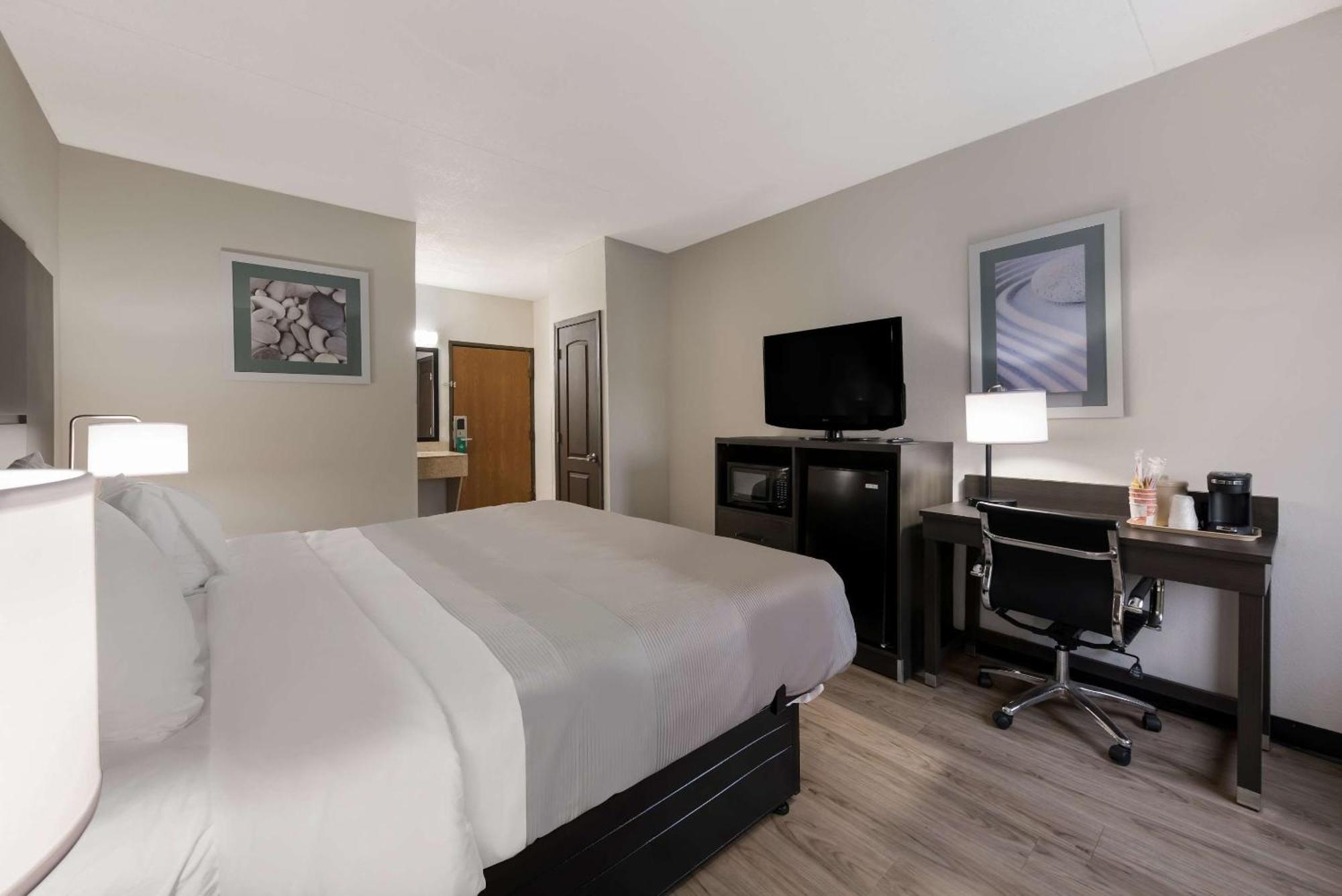 Quality Inn Merriam Kansas City Экстерьер фото